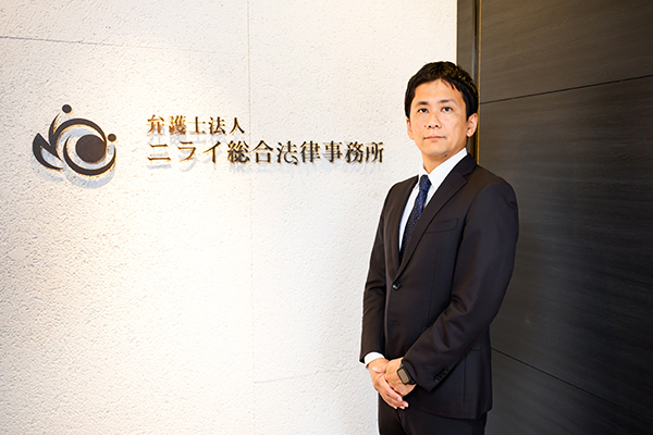 弁護士　川上光誠